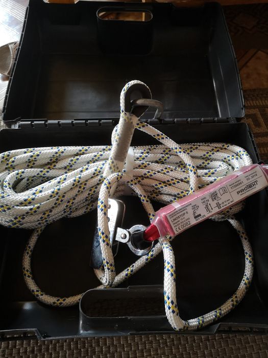 Zestaw asekuracyjny do pracy na wysokości