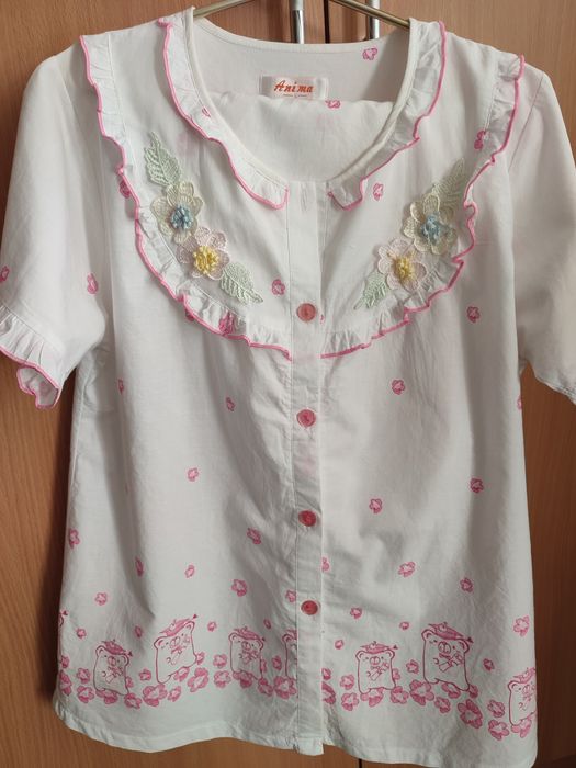 Продам гарну ніжну піжамку.