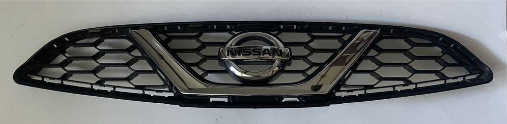Nissan Micra K13 lift 13-17 / atrapa kratka grill zderzaka przód / ORG