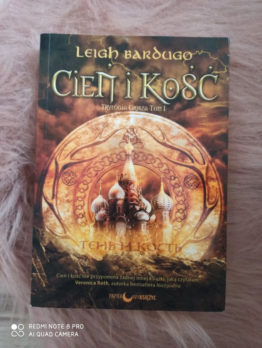 Cień i kość Leigh Bardugo