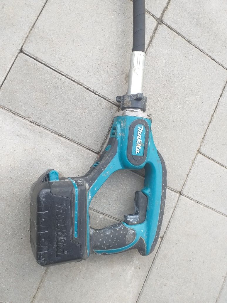 Makita DVR450 wibrator do betonu