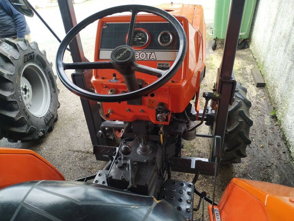 Trator Kubota L2050