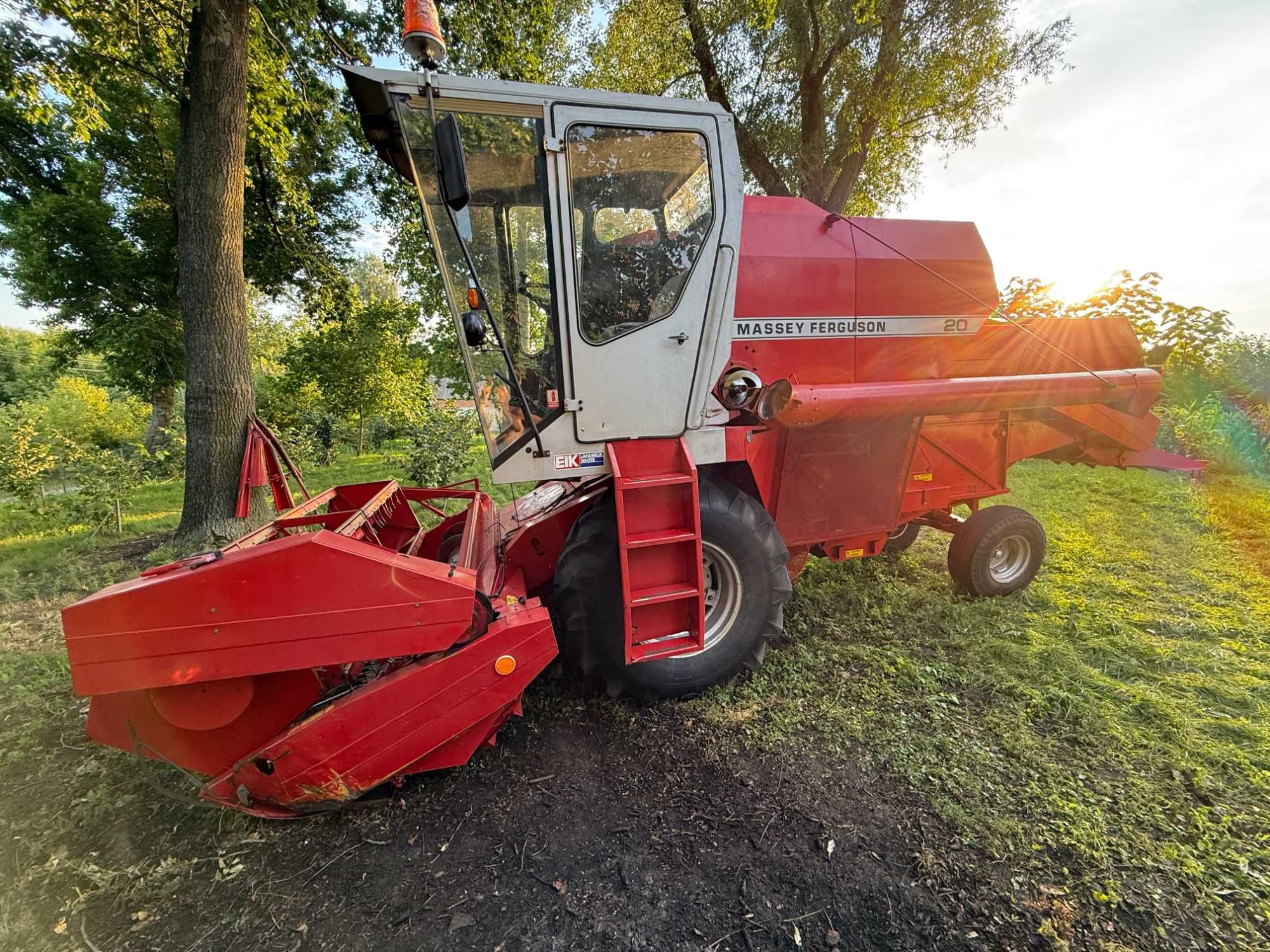 Комбайн Massey Ferguson 20