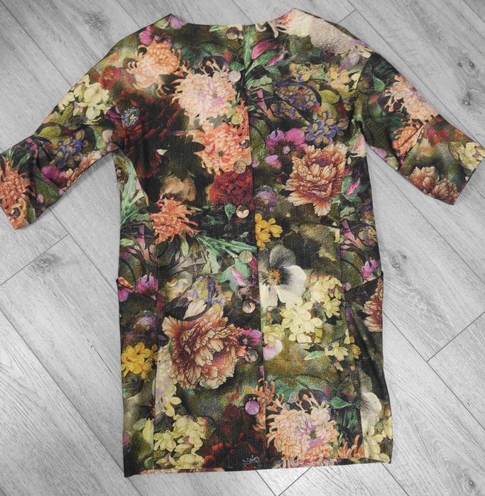 Сукня жіноча яскрава