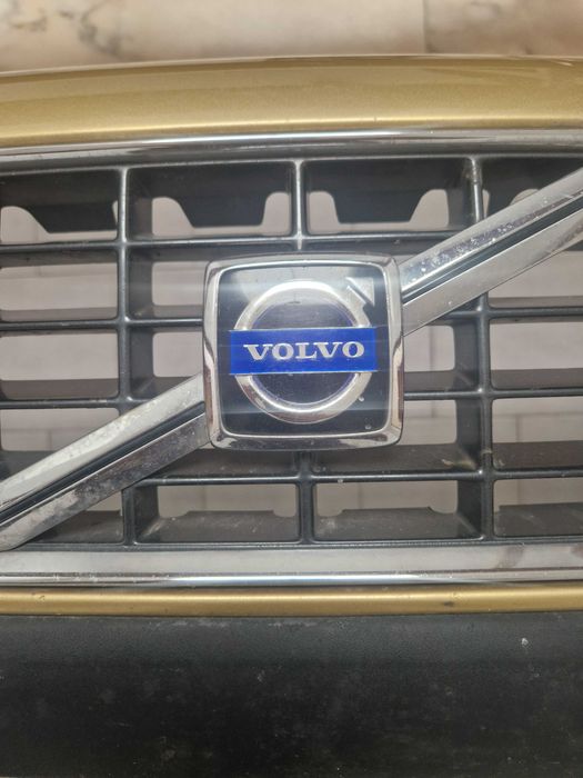 Parachoques frontal Volvo S60 e Faróis