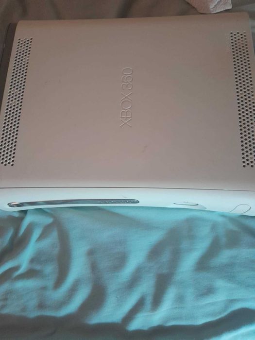Xbox 360 s/cabos nem comandos apenas consola