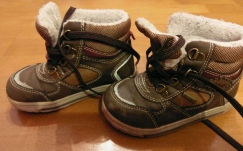 Buty chłopięce CCC rozmiar 23