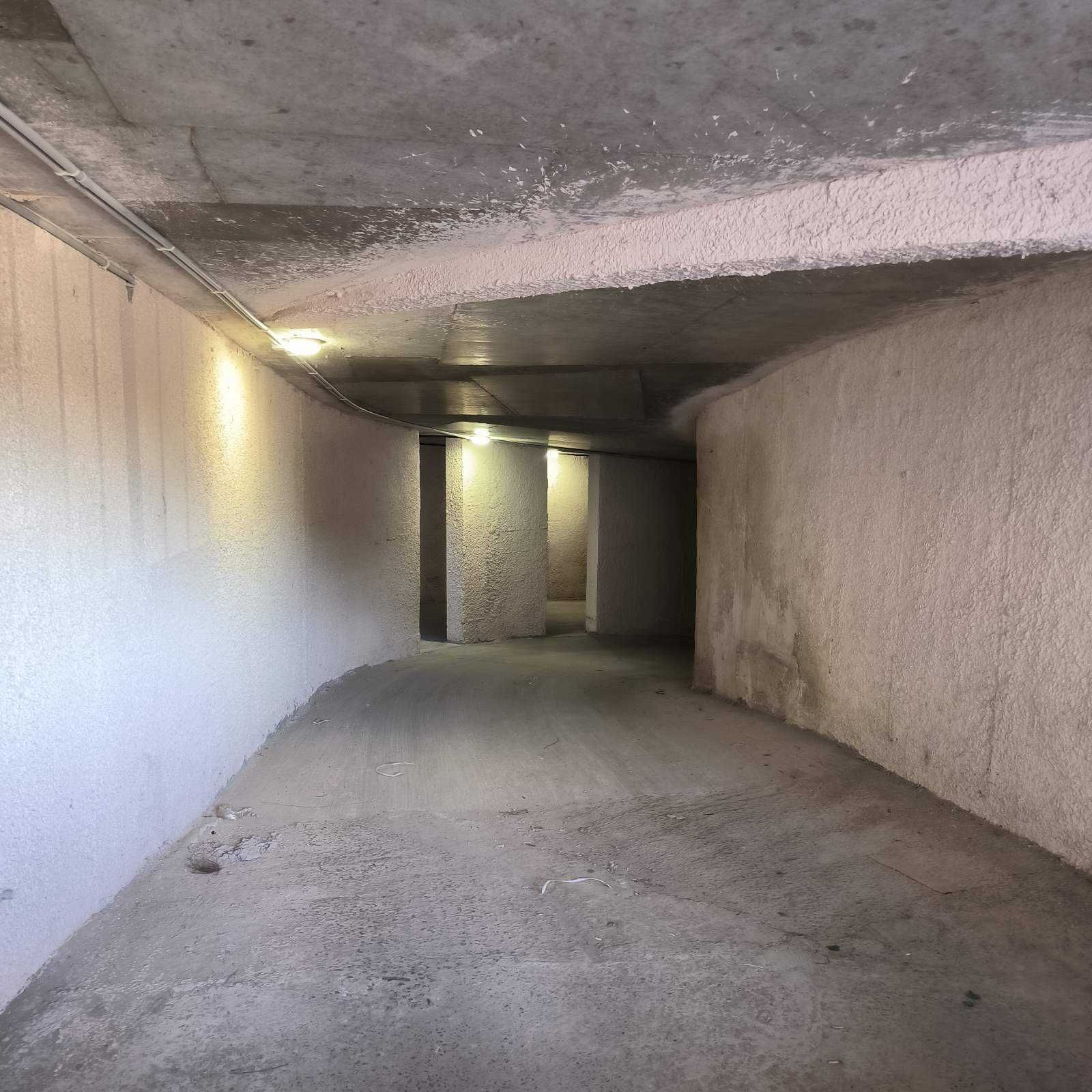 Продам 2- підземних паркінга Котовського 110 гаражі