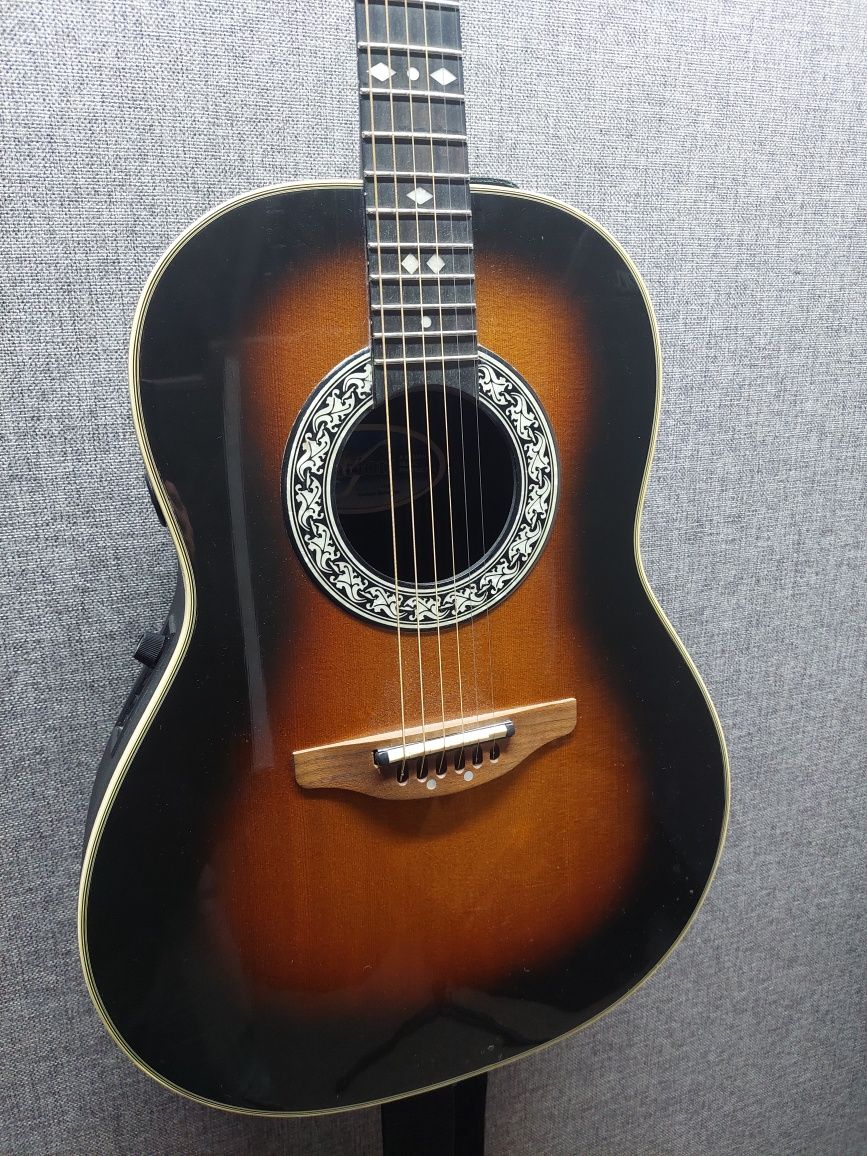 Гітара  Ovation Custom Balladeer 1712