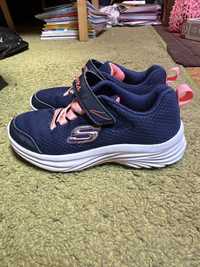 Skechers dla dziwwczynki roz 30