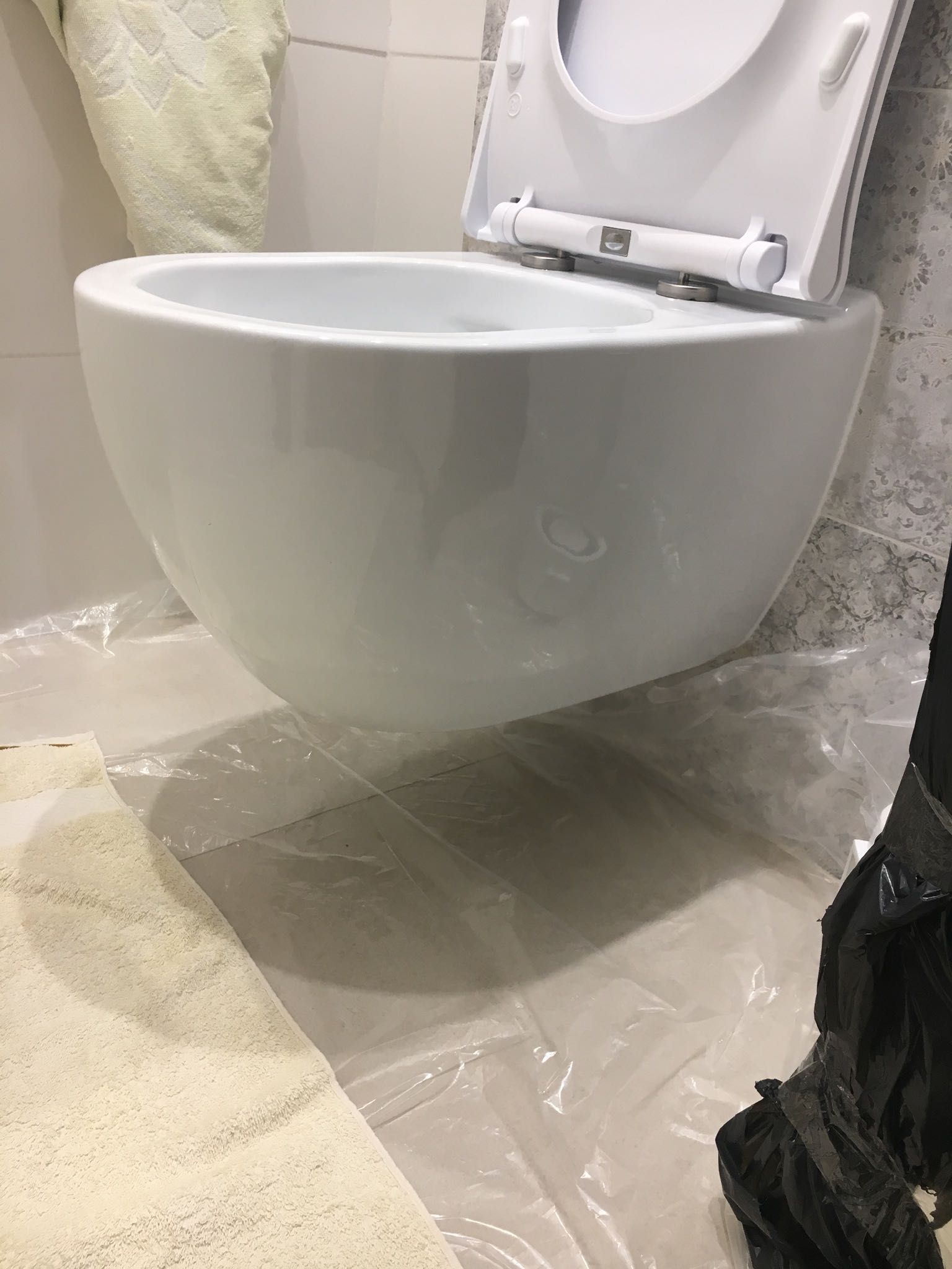 Zen miska wc Cersanit bez kołnierza.