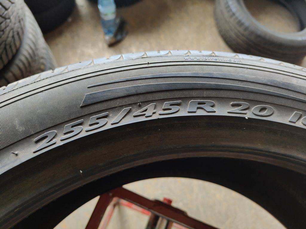 255/45R20 105W Pirelli Scorpion Zero        L650/60C