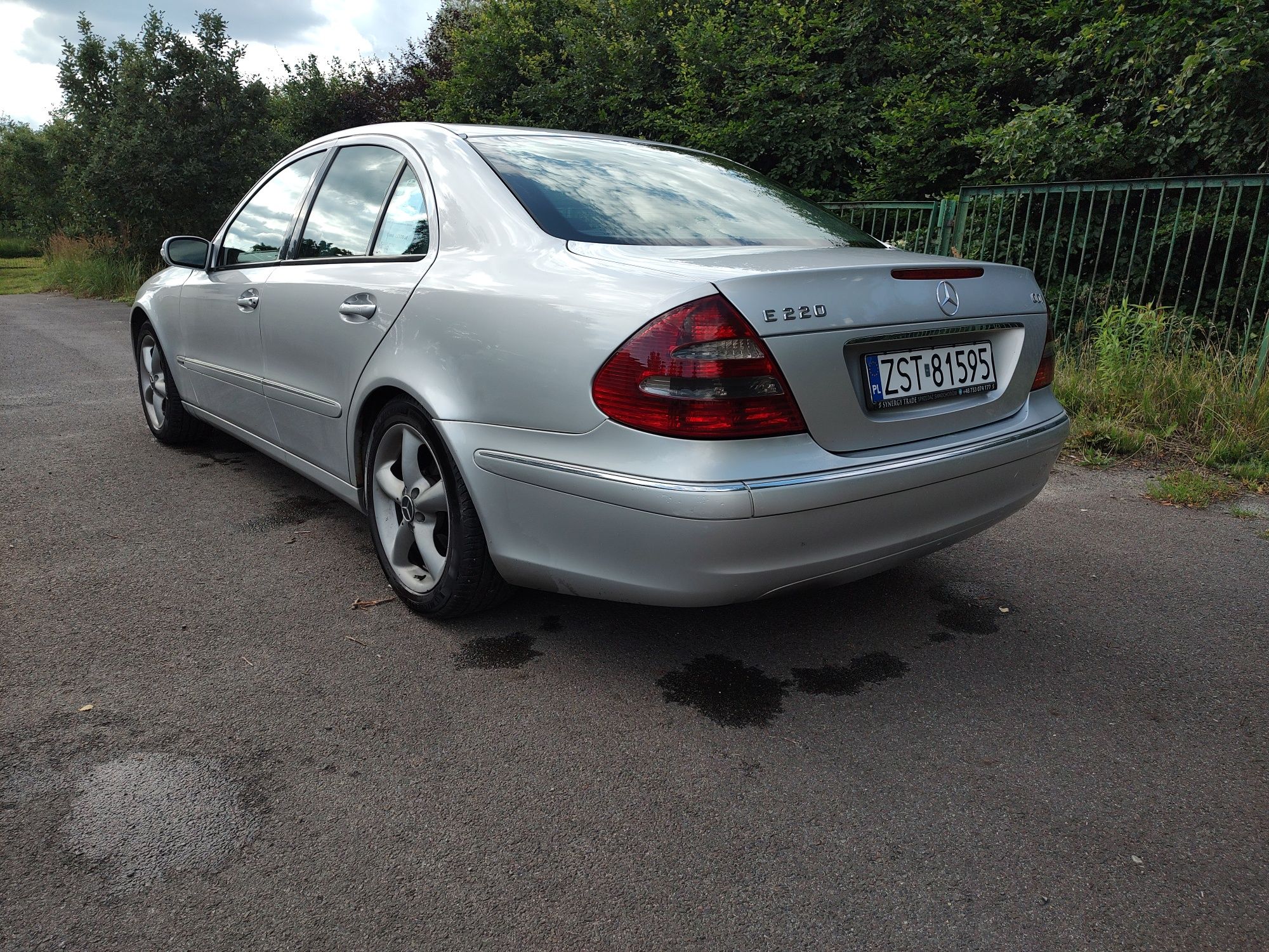 Mercedes W211 E220 automat 
2002 roku
Automat