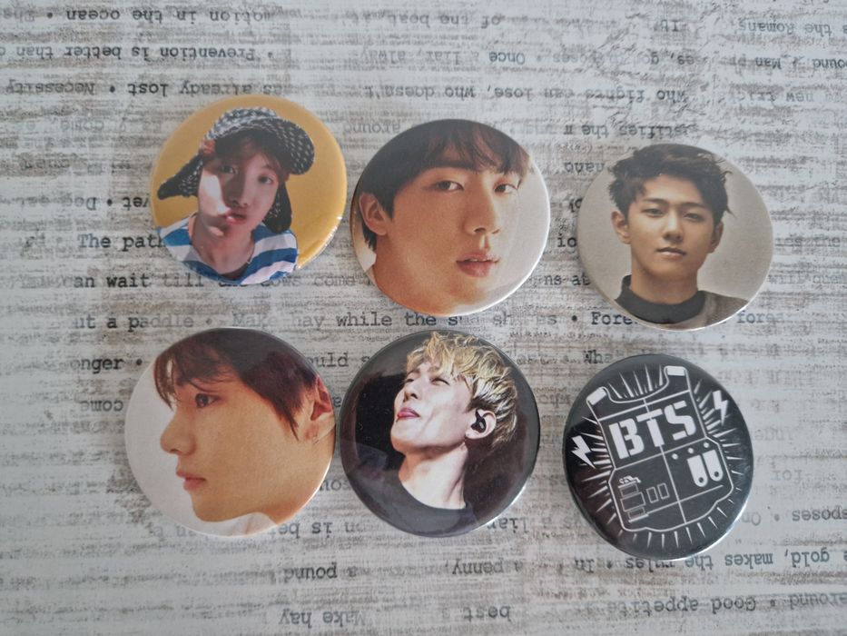 Przypinki kpop BTS i nie tylko