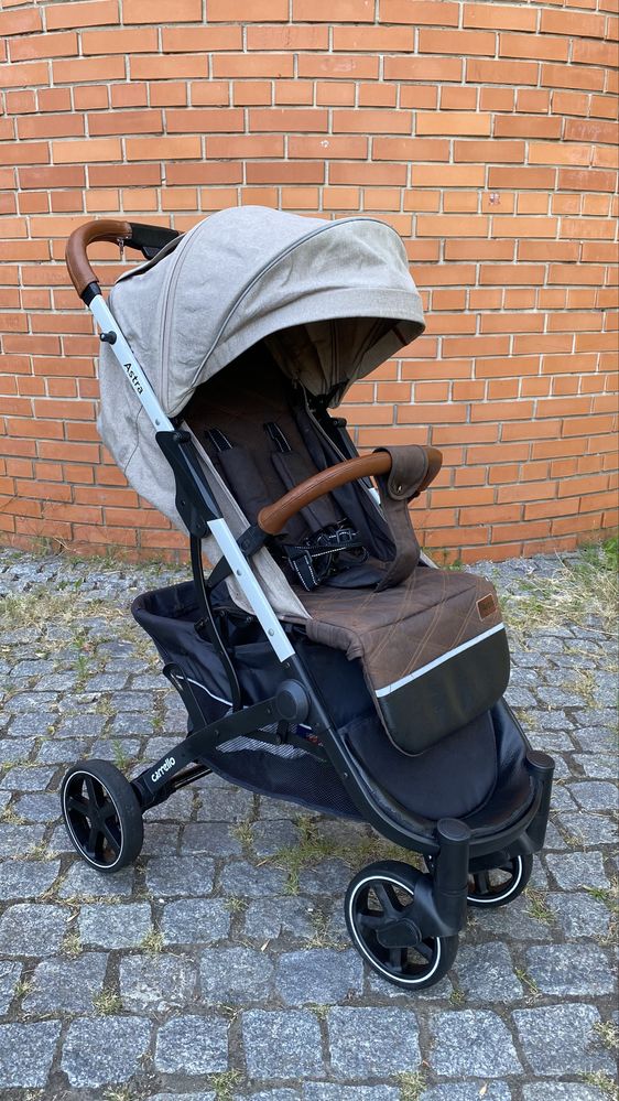 Прогулянковий візок Carrello Astra (прогулочная коляска camino)