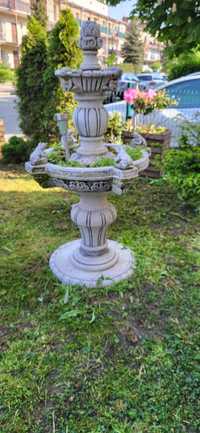 Duża figura fontanna do ogrodu