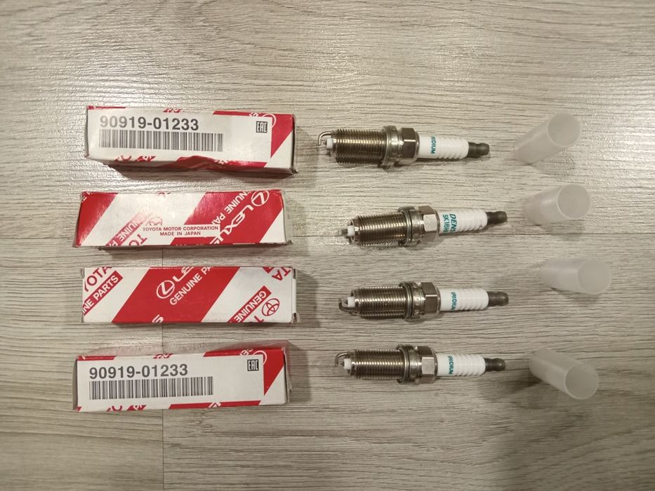 Оригінальні ірідієві свічі зажигання TOYOTA 90919-01233