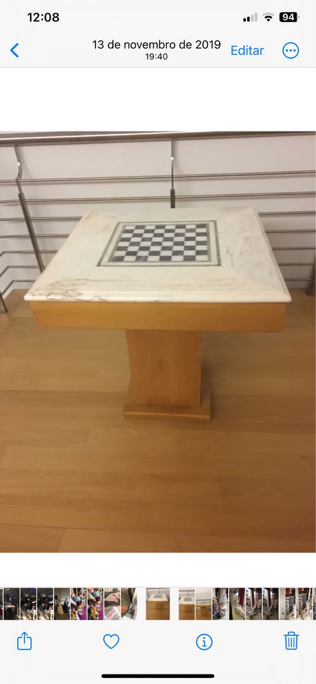 MESA de jogo de xadres em madeira,com 4 gavetas e tampo em marmore
