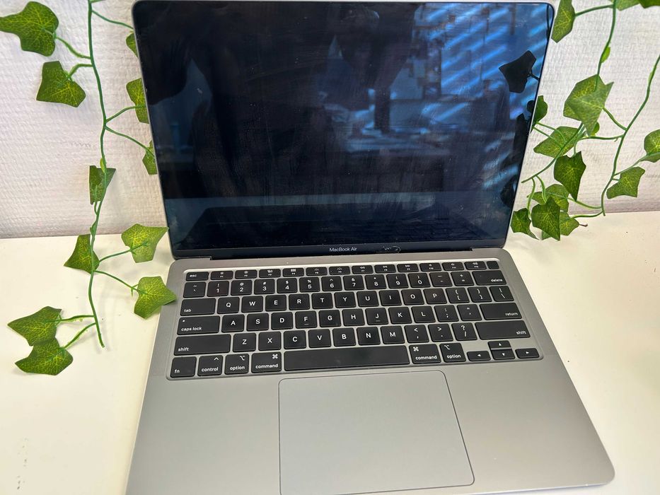 MacBook Air (Retina, 13-calowy, 2020 r.)