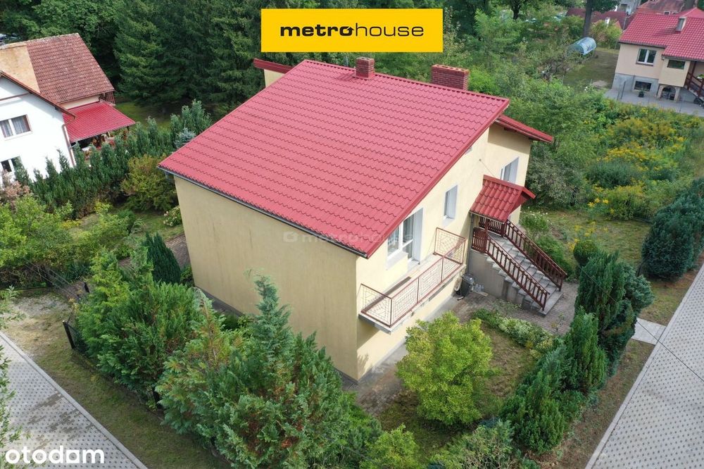 Duży dom w Łagowie, w otoczeniu lasów i jezior.