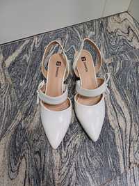 Białe damskie buty czółenka na obcasie klocku sandały buty na ślub