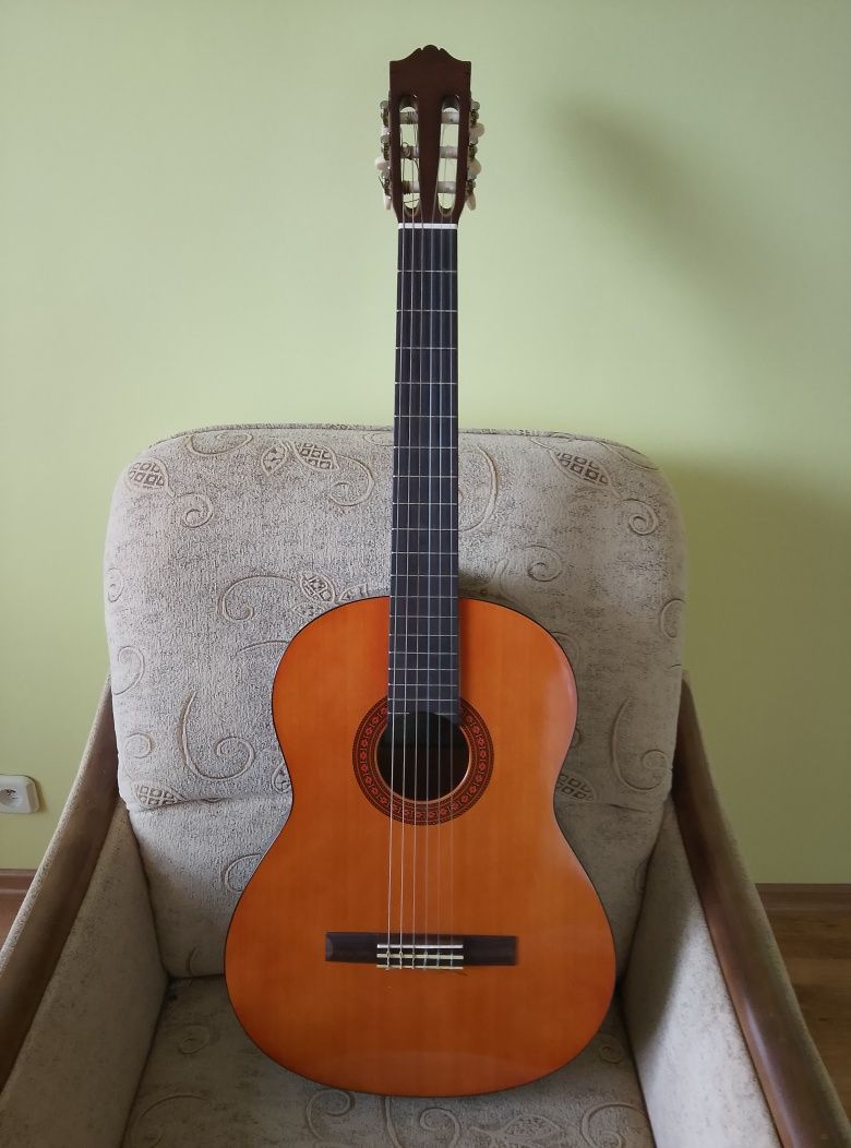 YAMAHA  C-40 gitara