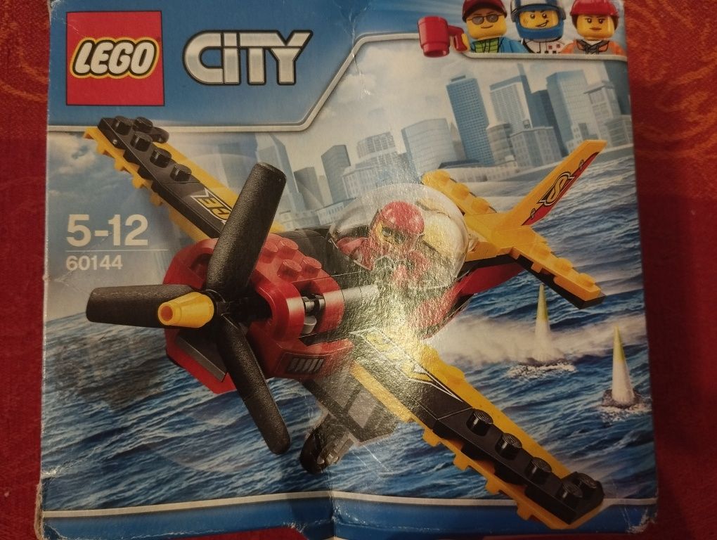 LEGO samolot wyścigowy 60144