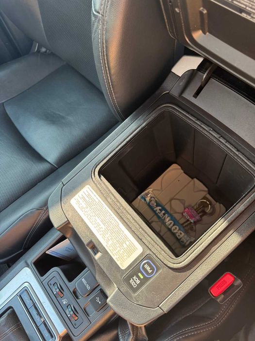 Вставка в подлокотник полка с логотипом(Prado)Тойота Ленд Крузер Прадо