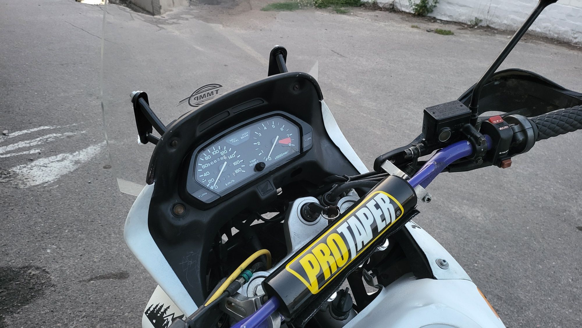 Honda NX650 Dominator