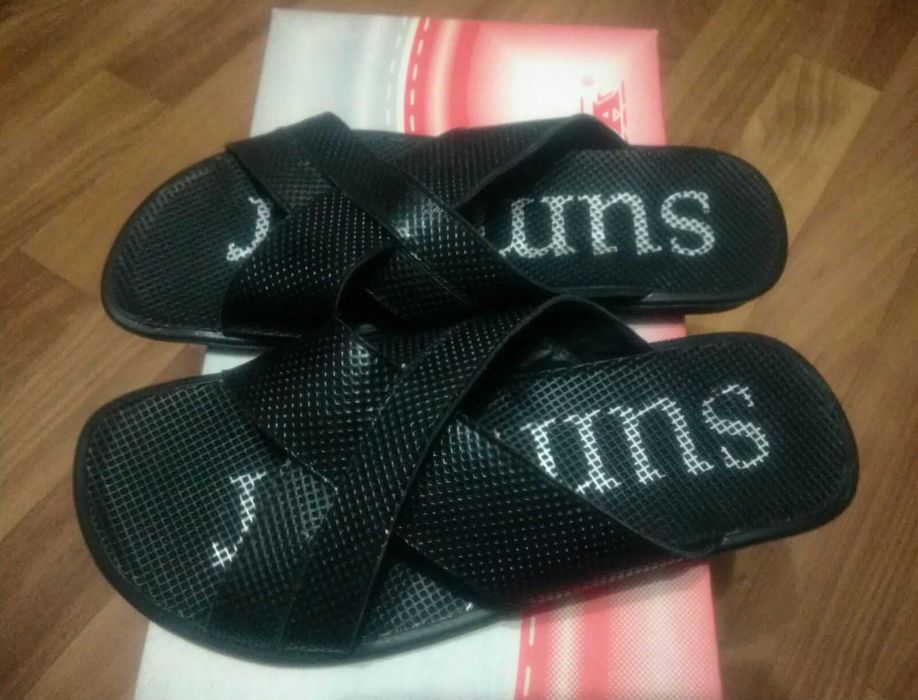 Продам Новые кожаные шлепанцы Мида