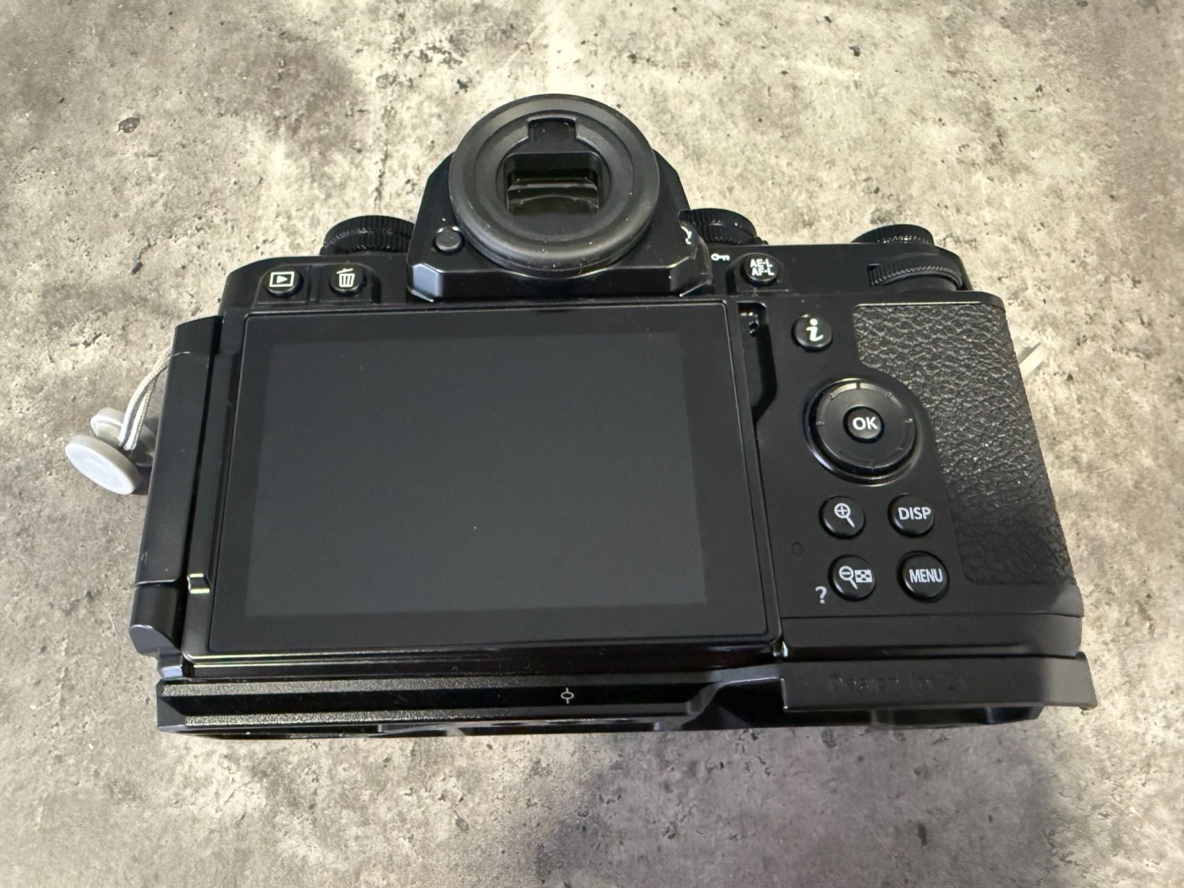 Nikon ZF como nova