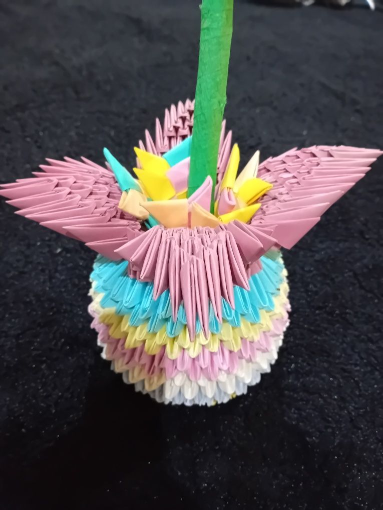 Kwiat w doniczce z origami papierowy