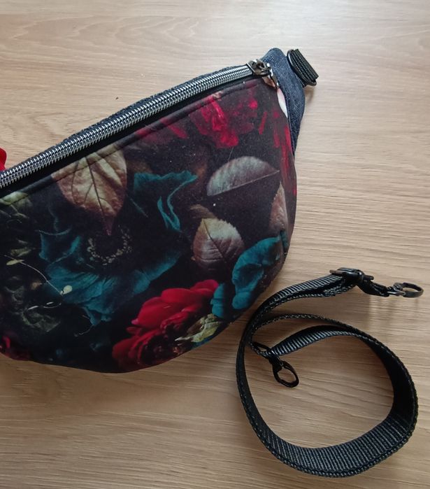 Nerka torebka saszetka granat z motywem kwiatowym handmade rękodzieło