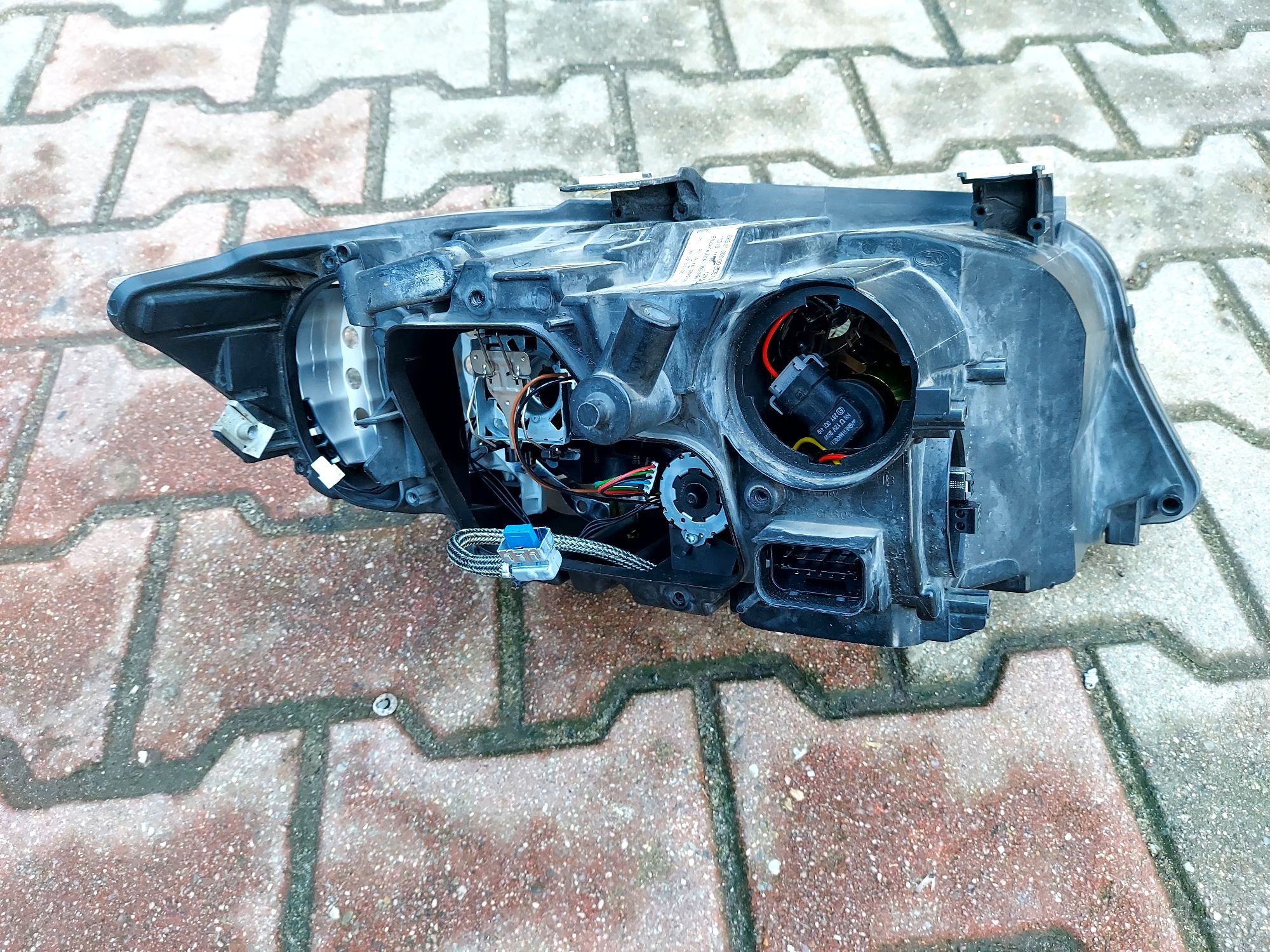 Lampa reflektor BMW E90 E91 lift LCI xenon lewa EUROPA