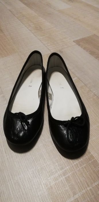 Baleriny czarne skórzane włoskie