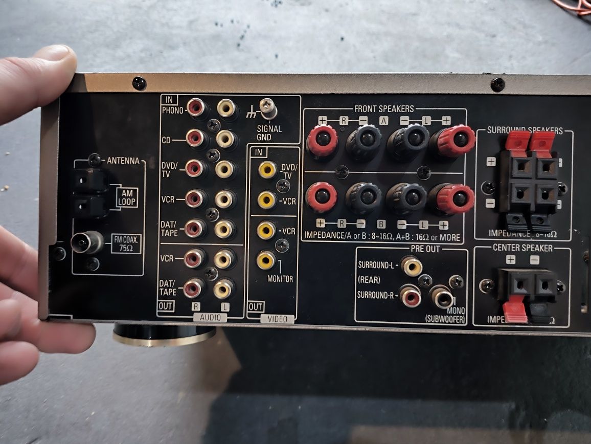 Amplituner Denon  AVR-700RD