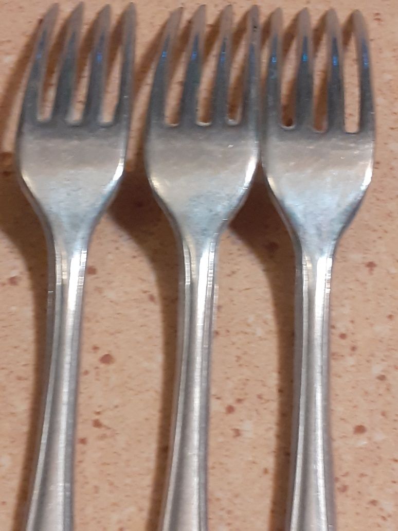 Widelce stołowe aluminiowe 3 szt  PRL