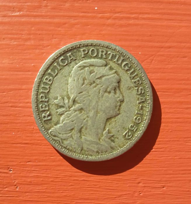Moeda de $50 (cinquenta centavos), em alpaca, de 1952