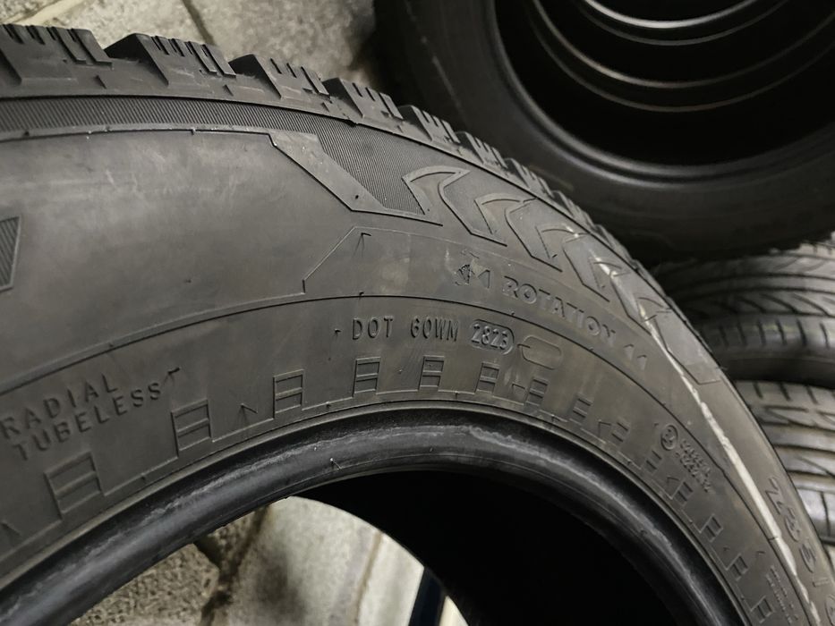 Зимові шини 235/65 R18 (110T) NOKIAN