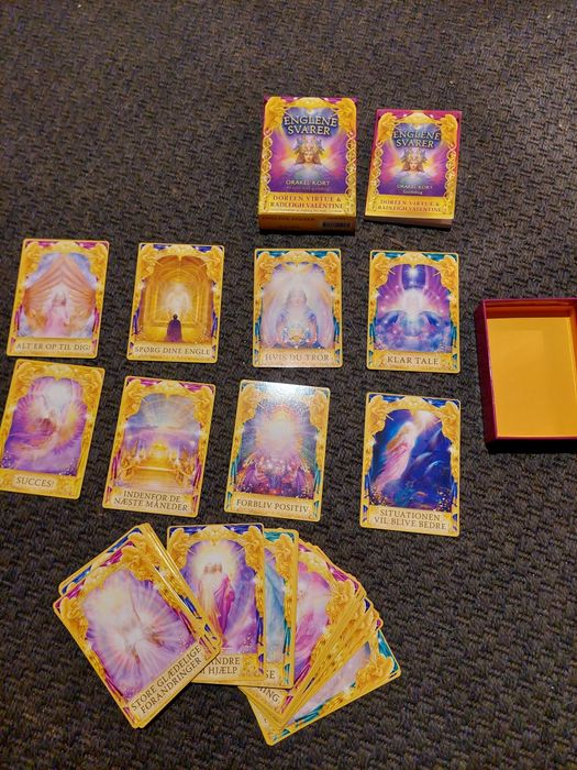 Cartas de tarô dos anjos em dinamarquês