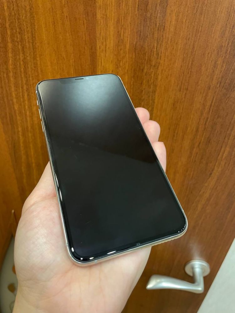 Apple Iphone 11 pro max 256 White