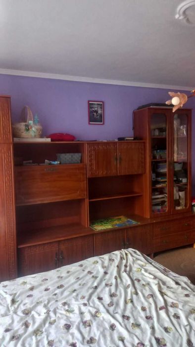 Меблі стінка дивани ліжко крісло табурет комод трюмо шафа