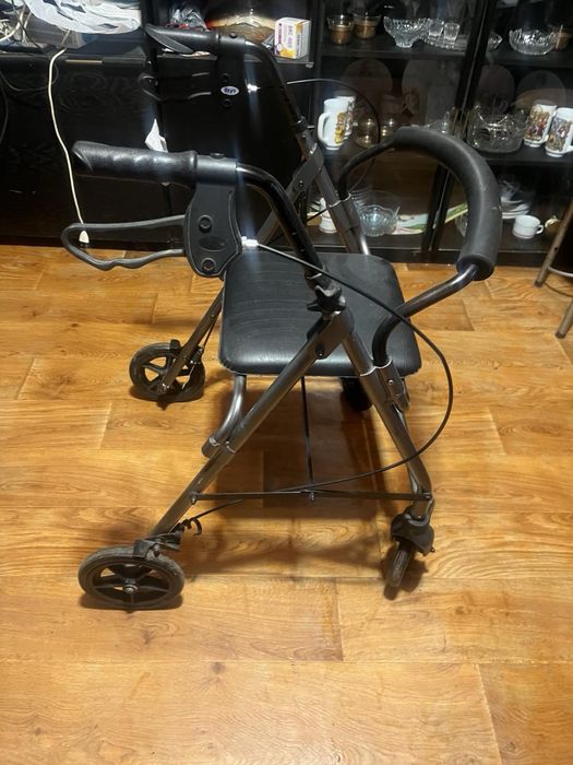 Ходунки, роллатор