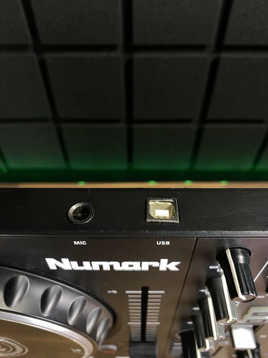 Numark Mixtrack Pro FX