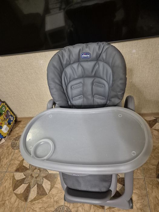 Продам стільчик для годування chicco  Polly Magic