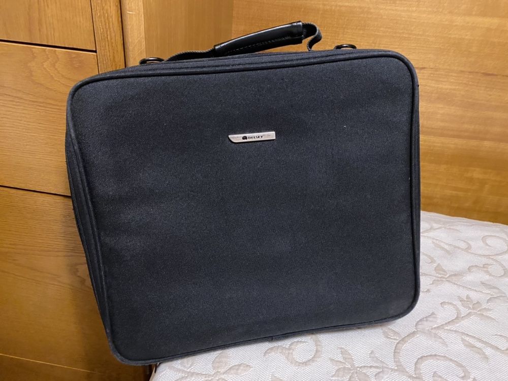 Mala para portatil - delsey laptop bag