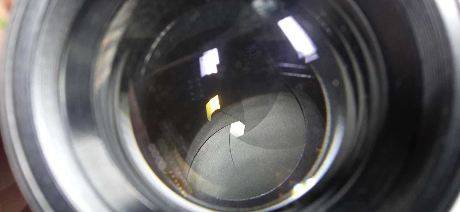 Мануальний об'єктив Makinon 135mm 2.8 на Minolta MD