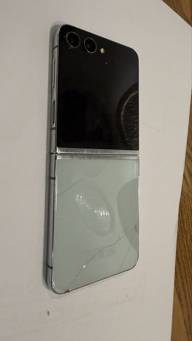 Samsung Galaxy flip5
