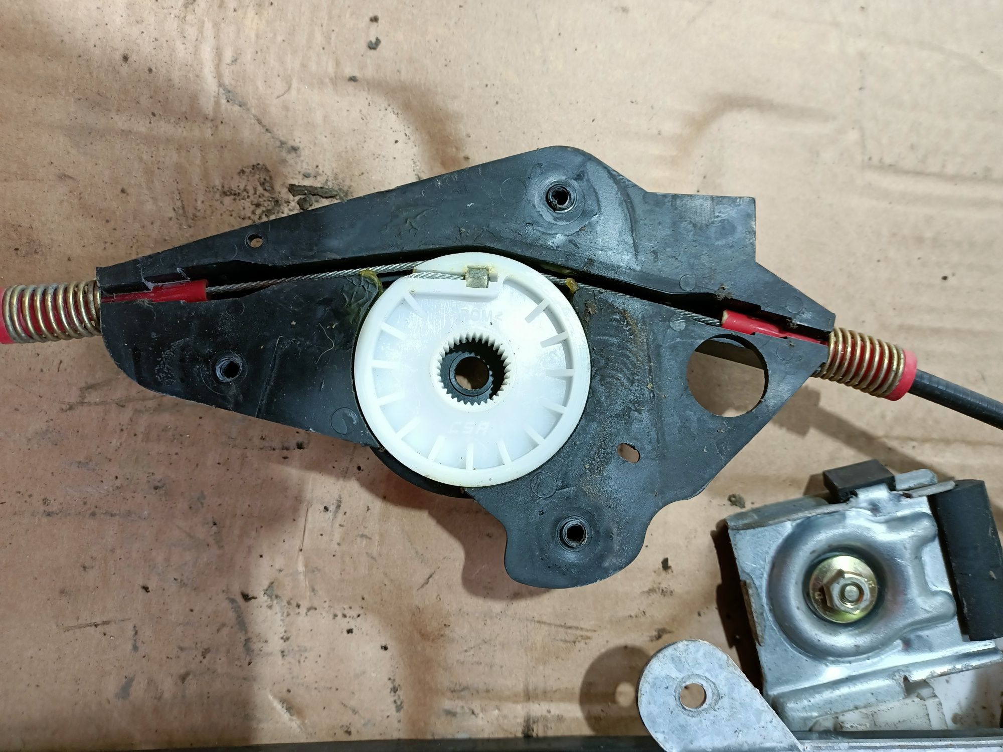 Mechanizm podnośnik szyby prawy przód Ford Fusion Fiesta mk6 02-12