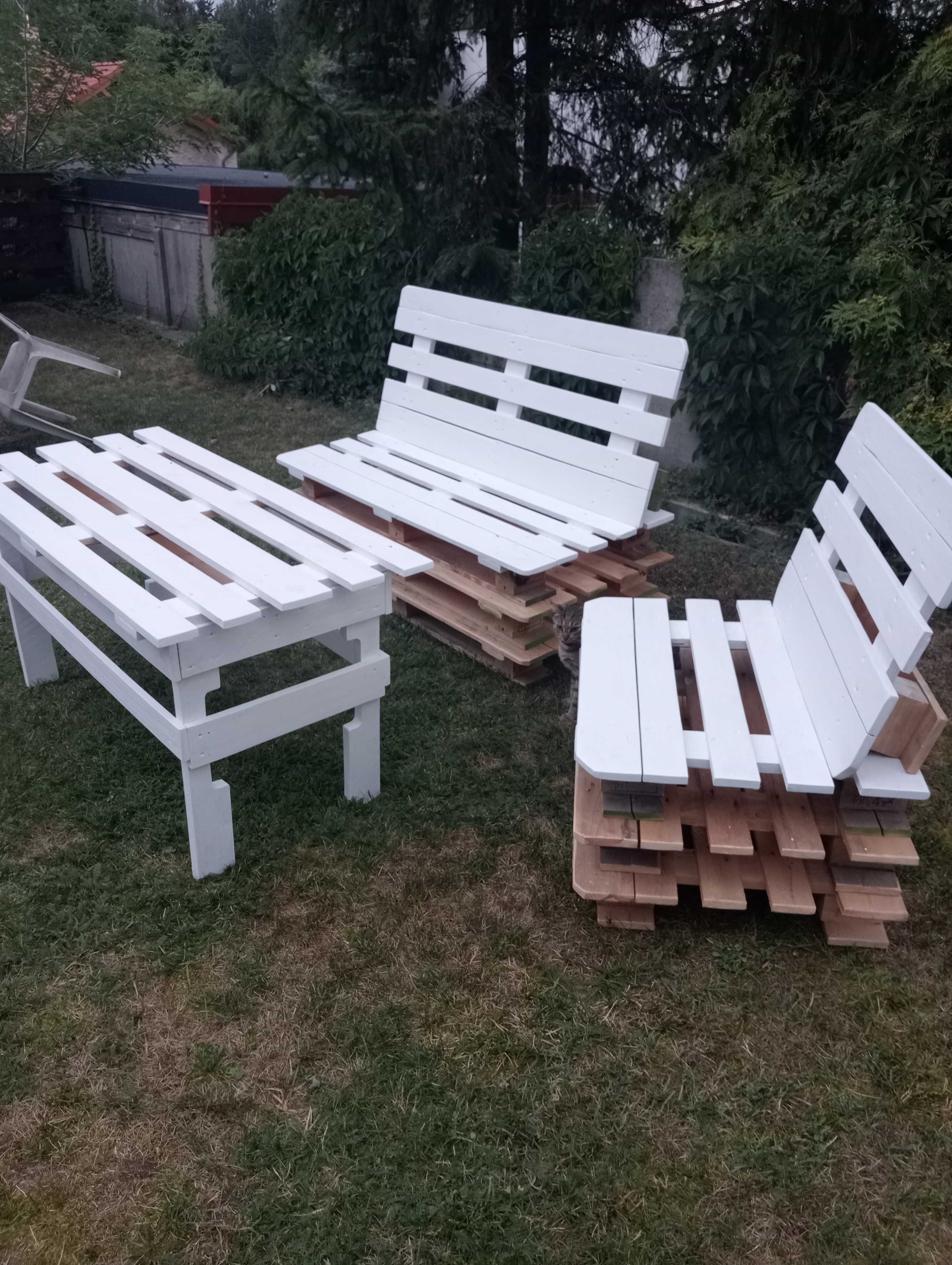 Zestaw mebli ogrodowych z recyklingu z elementami drewna dębowego